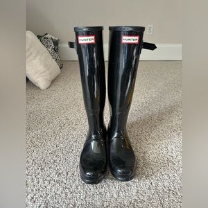Worn tall black hunter rain boots- women’s size 9